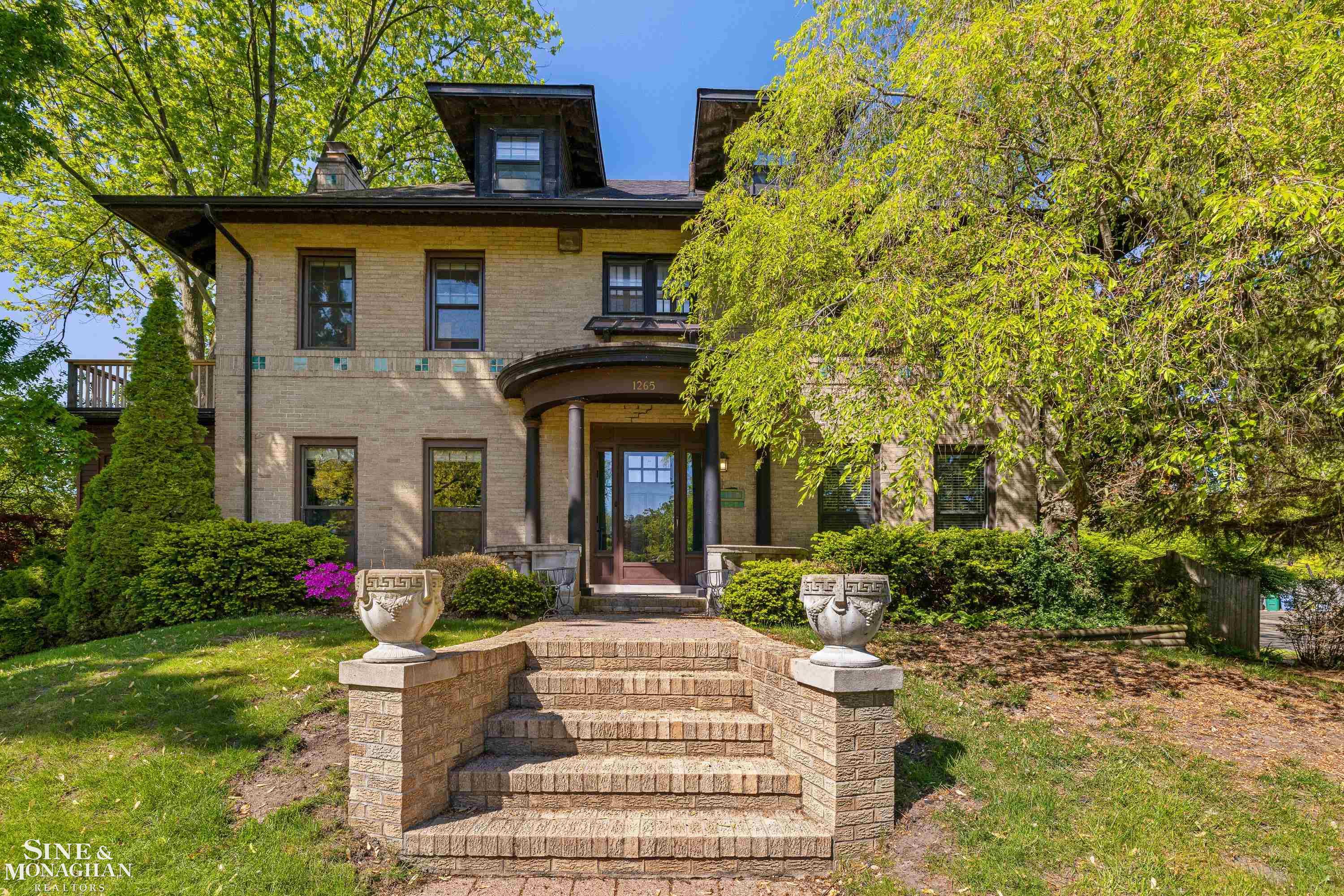 1265 Devonshire Road Grosse Pointe Park, MI 48230 - Photo 2 of 14