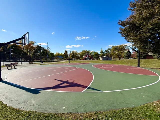 $199,000 | 10420 Circle Drive, Unit 25B, Oak Lawn, IL 60453