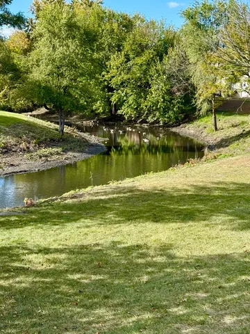 $199,000 | 10420 Circle Drive, Unit 25B, Oak Lawn, IL 60453