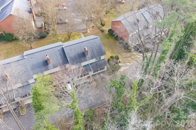 a view of building with outdoor space