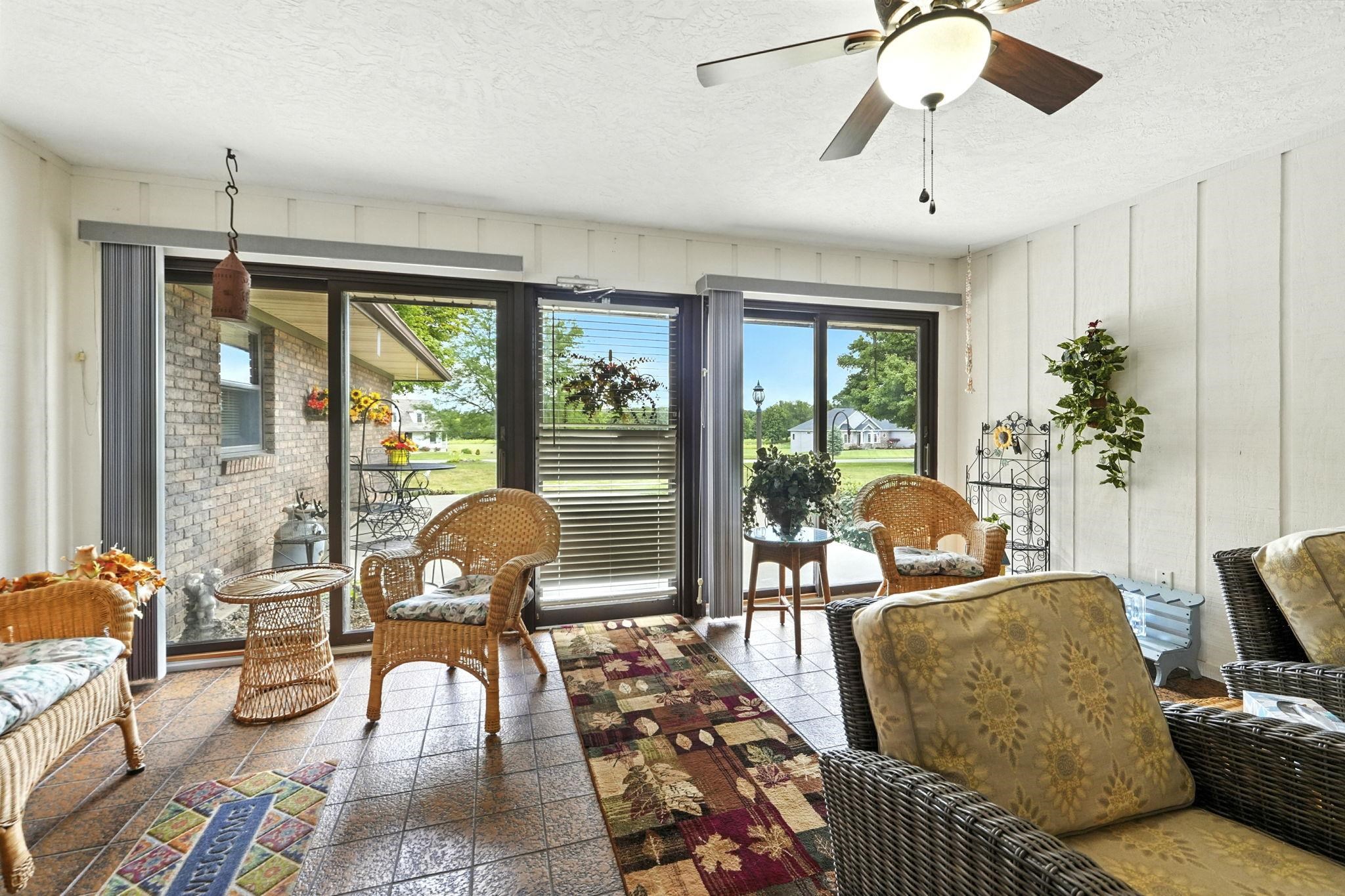 7555 West River Road South Whitley, IN 46787 - Photo 3 of 36