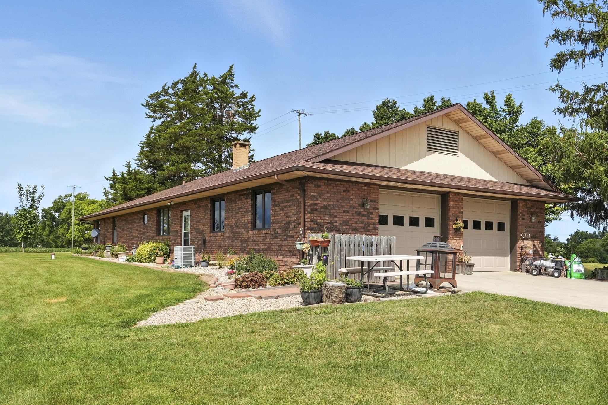 7555 West River Road South Whitley, IN 46787 - Photo 31 of 36