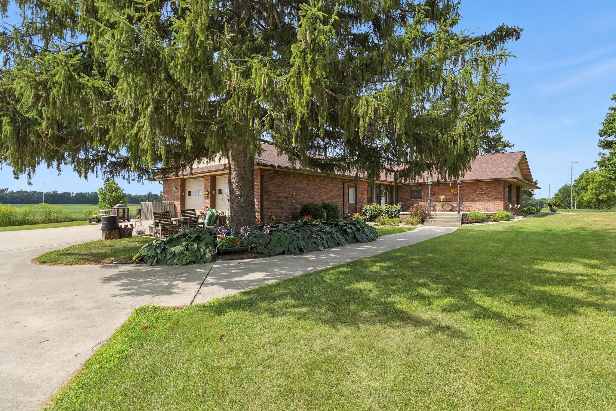 7555 West River Road South Whitley, IN 46787 - Photo 33 of 36