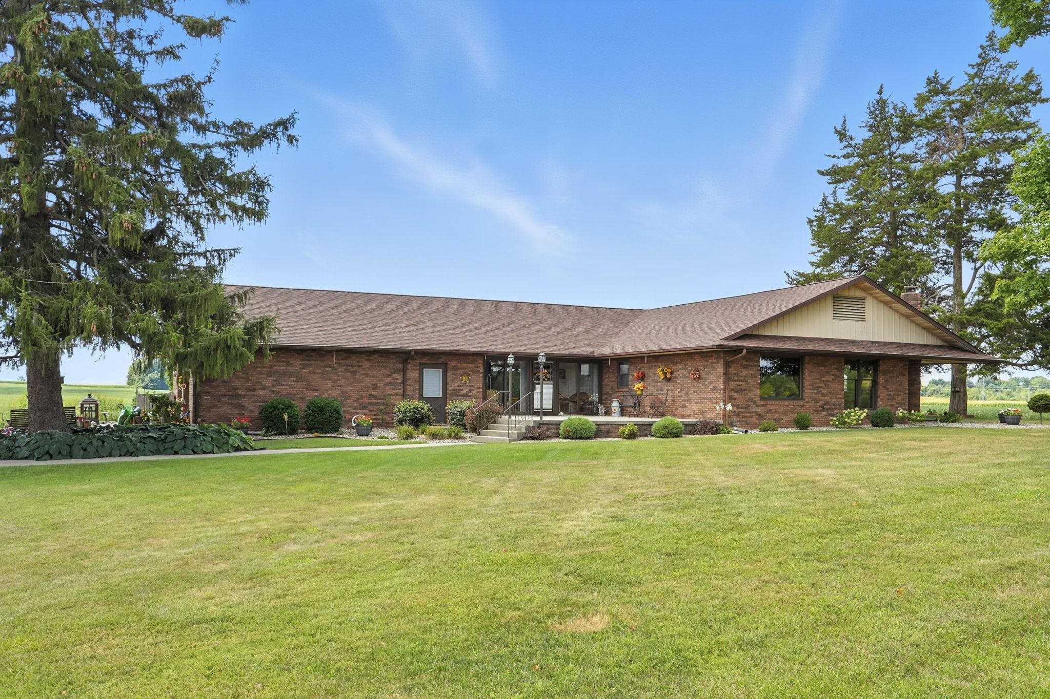 7555 West River Road South Whitley, IN 46787 - Photo 34 of 36