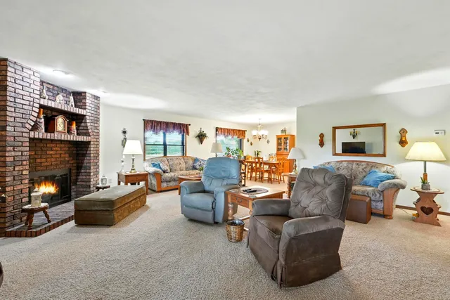 $409,400 | 7555 West River Road, South Whitley, IN 46787