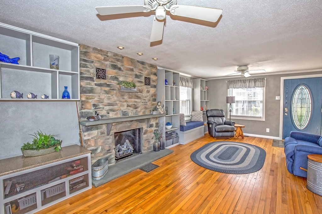 145 Cottage Road Enfield, CT 06082 - Photo 3 of 42 Gallery Image 3