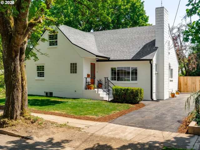 $1,149,999 | 409 East McLoughlin Boulevard, Vancouver, WA 98663