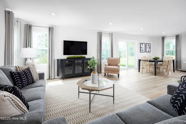 $299,990 | 837 Haw Creek Avenue Northeast, Winnabow, NC 28479