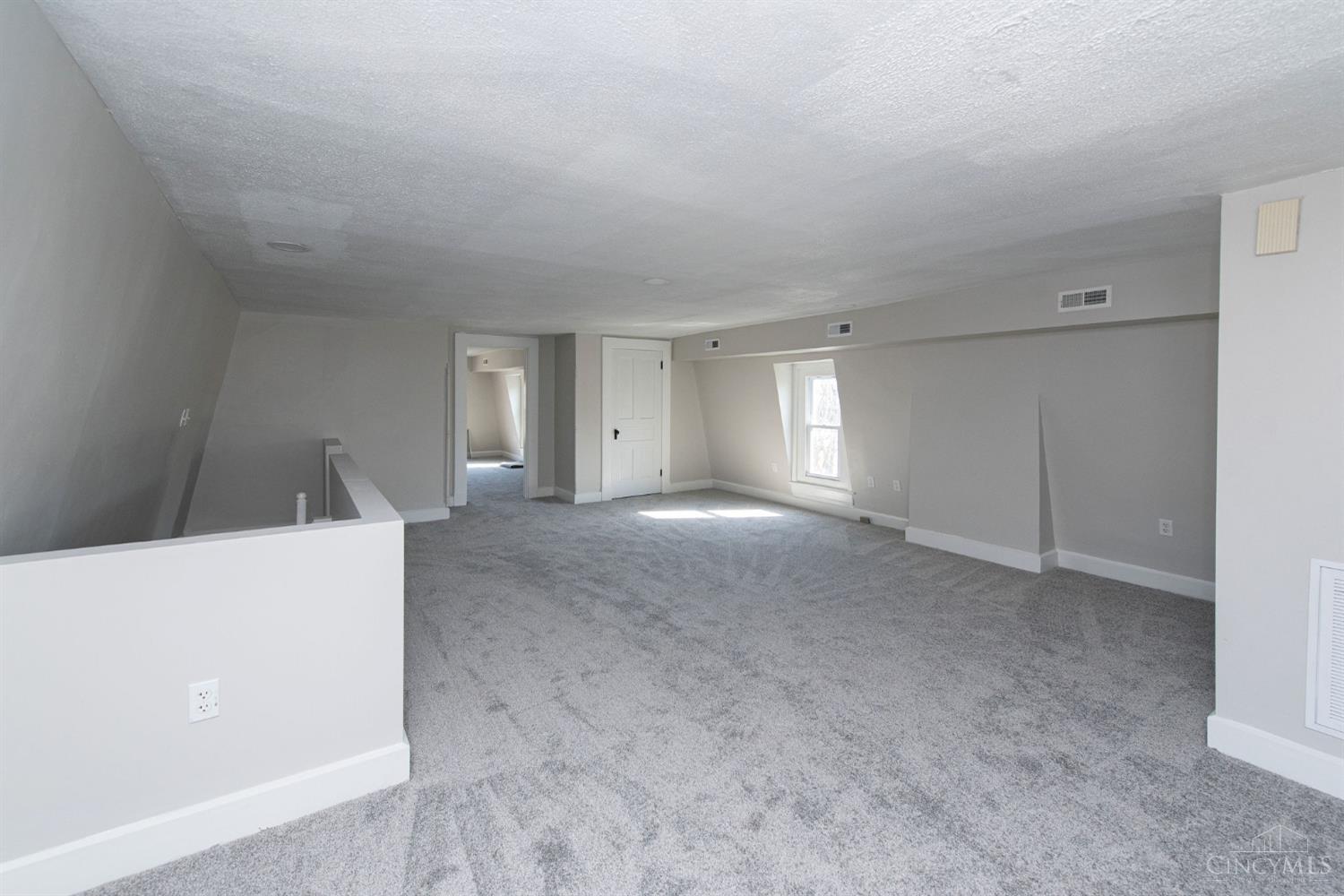 1743 Compton Road Cincinnati, OH 45231 - Photo 28 of 37 unit 3