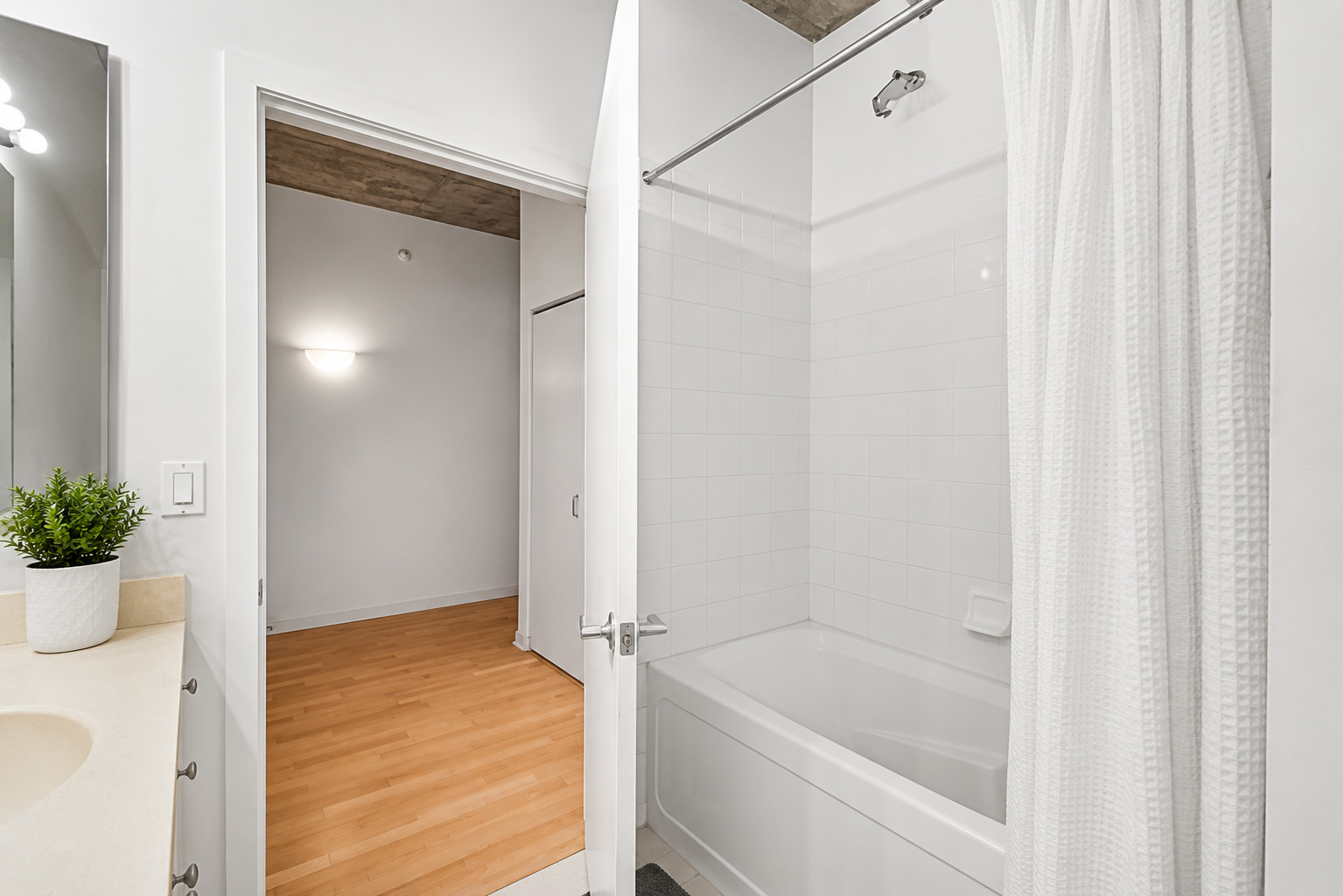 807 Davis Street, Unit 314 Evanston, IL 60201 - Photo 15 of 30