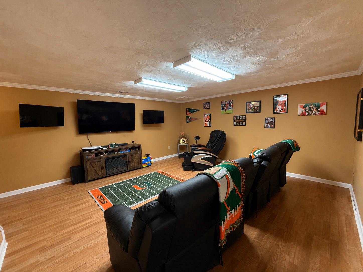 813 Thimbleberry Road, Unit 813 Baltimore, MD 21220 - Photo 22 of 32 LL: Cozy entertainment space for gatherings.