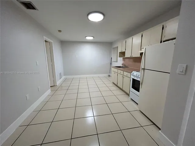 $1,650 | 25 West 4th Street, Unit 103, Hialeah, FL 33010