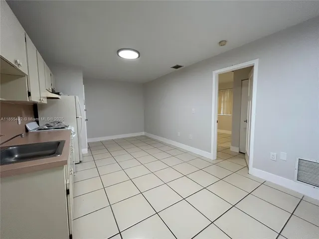 $1,550 | 25 West 4th Street, Unit 103, Hialeah, FL 33010