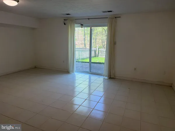 $2,500 | 28 Oak Shadows Court, Catonsville, MD 21228