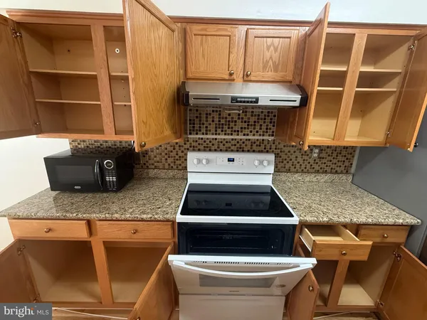 $2,500 | 28 Oak Shadows Court, Catonsville, MD 21228