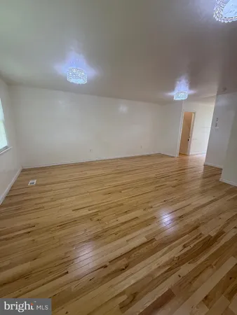 $2,500 | 28 Oak Shadows Court, Catonsville, MD 21228