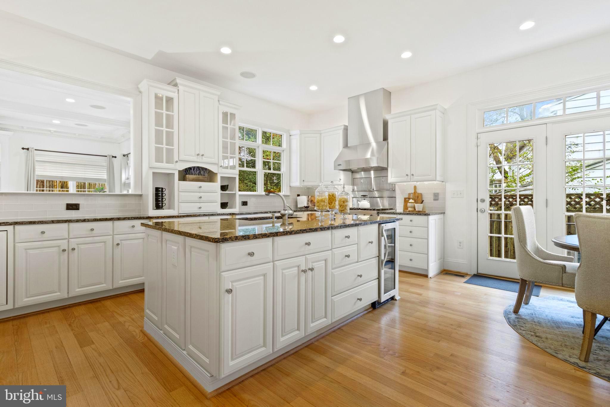 5801 Ipswich Road Bethesda, MD 20814 - Photo 3 of 44