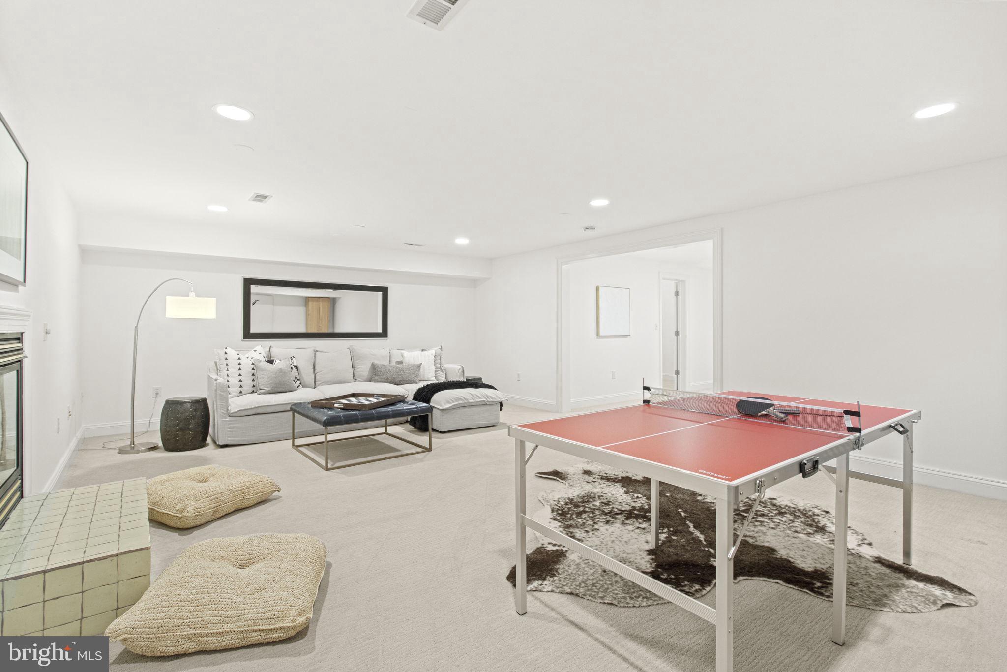 5801 Ipswich Road Bethesda, MD 20814 - Photo 39 of 44