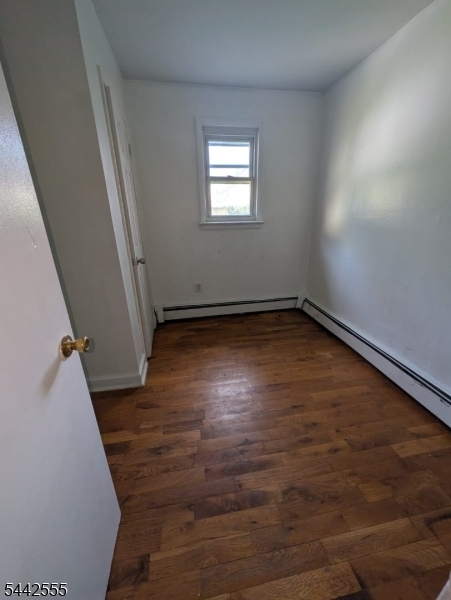 66 Erie Street Elizabeth Port, NJ 07206 - Photo 4 of 15