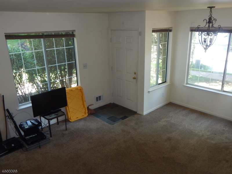 9 Pendleton Court Bedminster, NJ 07921 - Photo 10 of 17