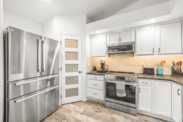 $425,000 | 343 East Joshua Tree Drive, Meridian, ID 83646