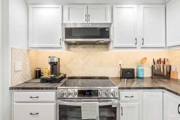 $425,000 | 343 East Joshua Tree Drive, Meridian, ID 83646