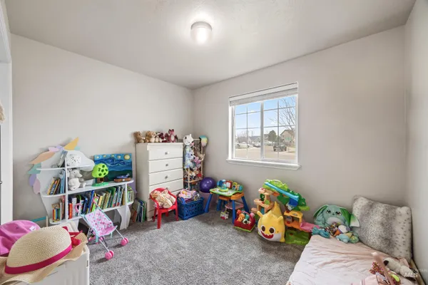 $425,000 | 343 East Joshua Tree Drive, Meridian, ID 83646