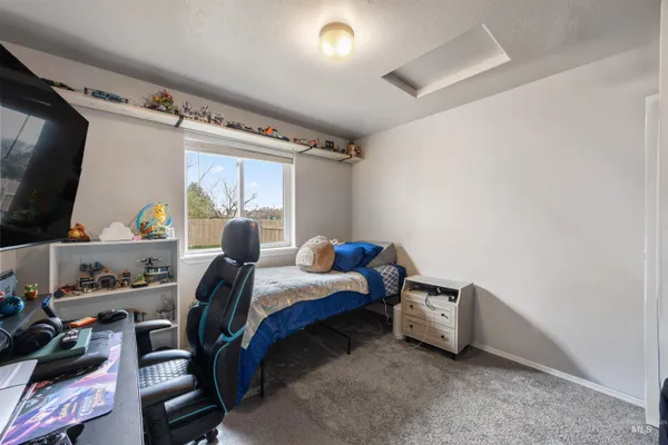 $425,000 | 343 East Joshua Tree Drive, Meridian, ID 83646