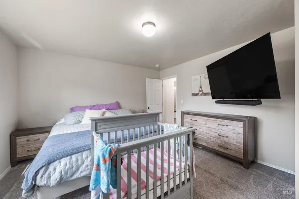 $425,000 | 343 East Joshua Tree Drive, Meridian, ID 83646