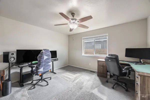 $425,000 | 343 East Joshua Tree Drive, Meridian, ID 83646