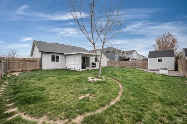 $425,000 | 343 East Joshua Tree Drive, Meridian, ID 83646