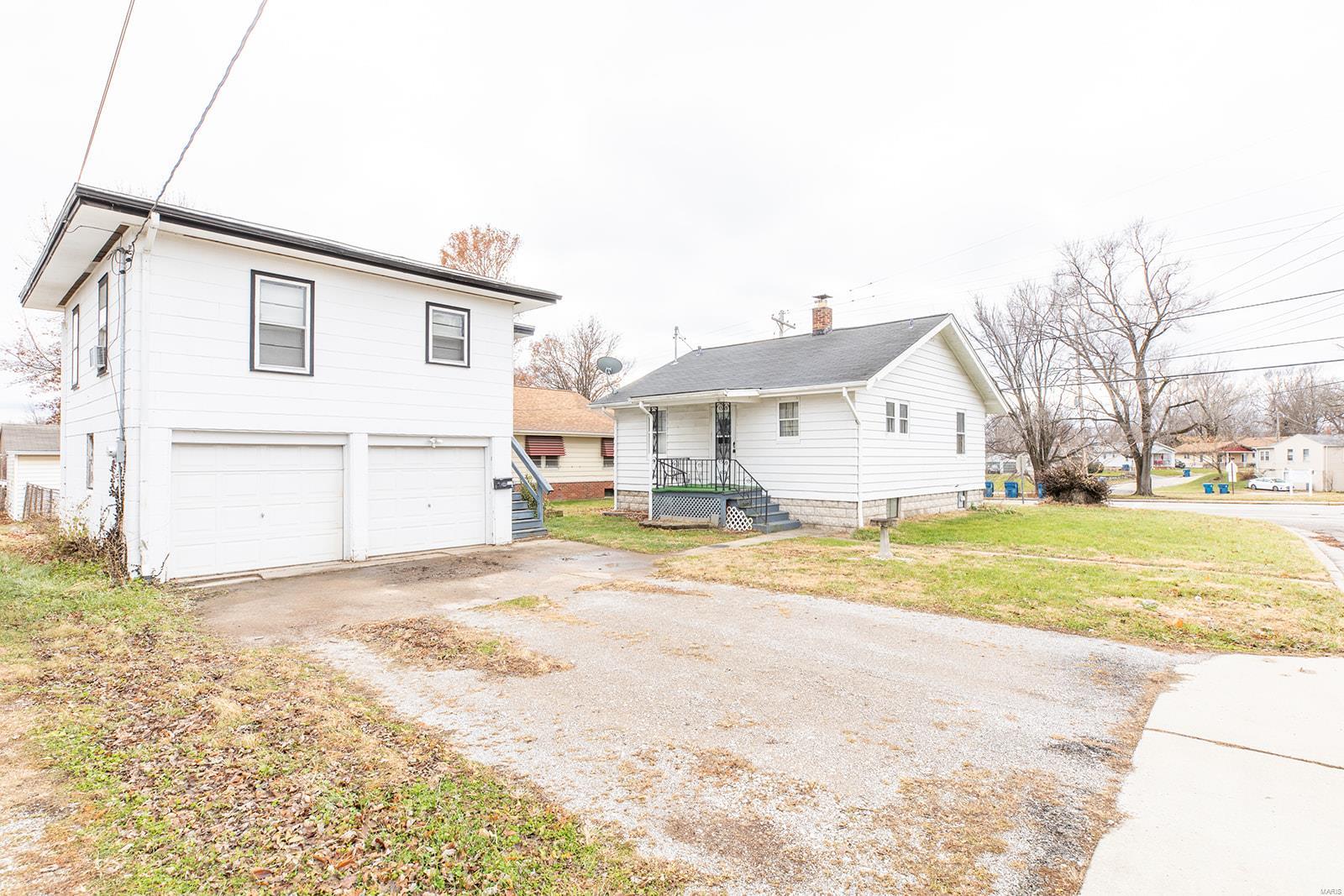 709 Milton Road Alton, IL 62002 - Photo 1 of 26 Gallery Image 1
