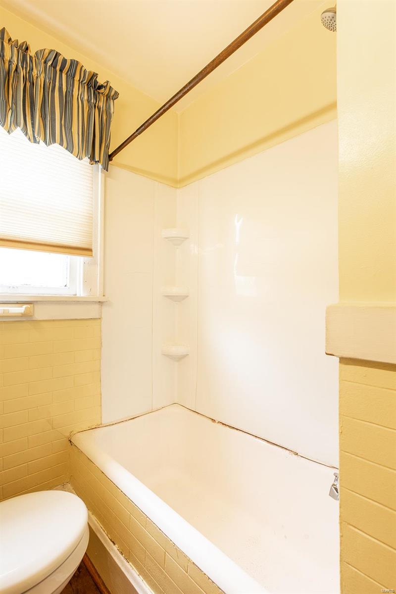 709 Milton Road Alton, IL 62002 - Photo 14 of 26 Gallery Image 14