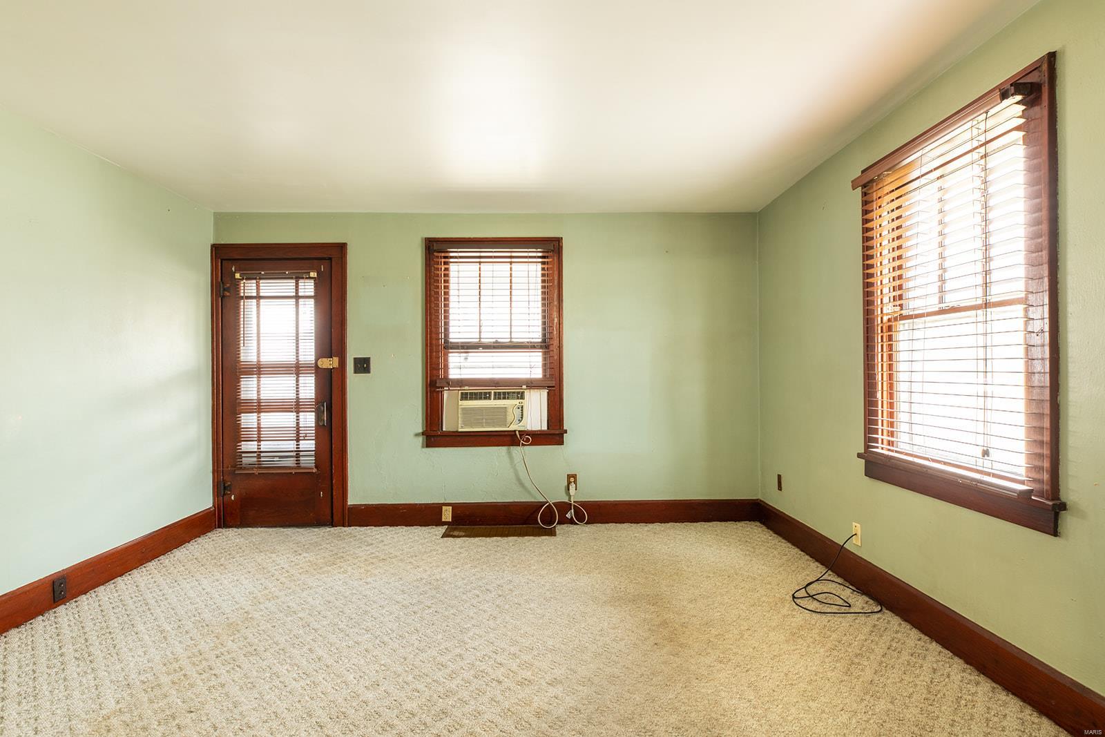 709 Milton Road Alton, IL 62002 - Photo 5 of 26 Gallery Image 5