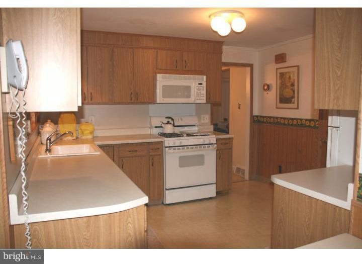 346 Wyndmoor Road Springfield, PA 19064 - Photo 10 of 25 Kitchen