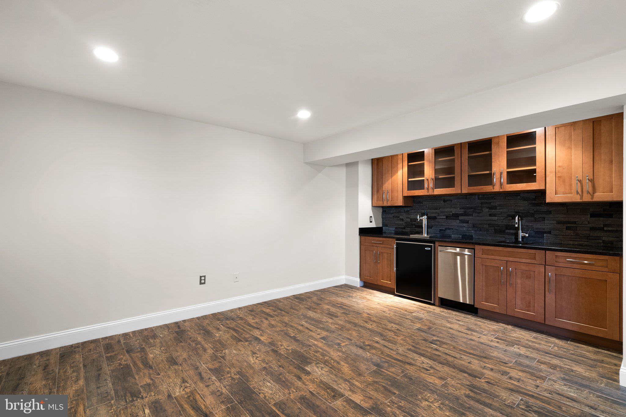 3106 Russell Road Alexandria, VA 22305 - Photo 43 of 62 Great entertaining space!