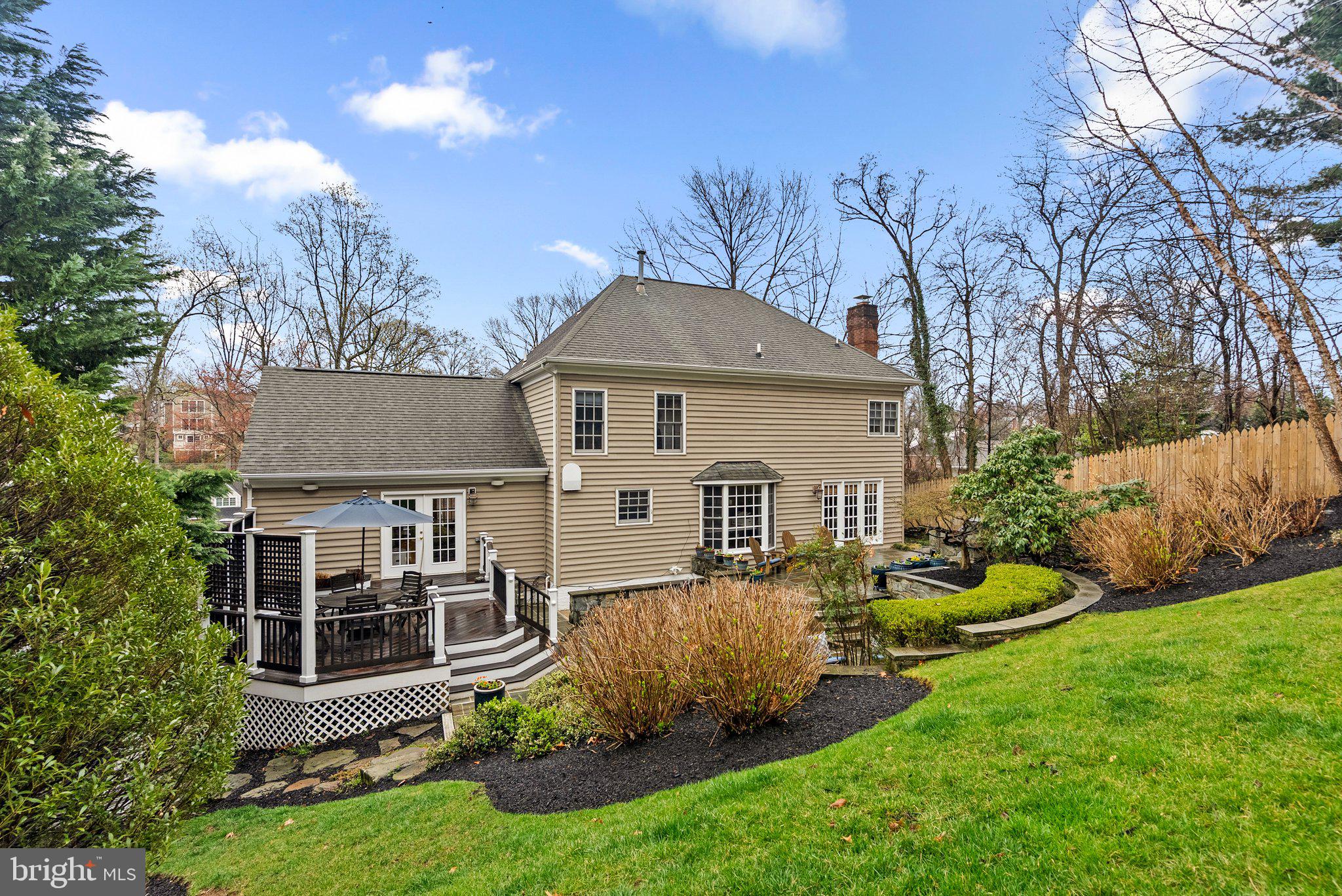 3106 Russell Road Alexandria, VA 22305 - Photo 58 of 62 a front view of a house with garden