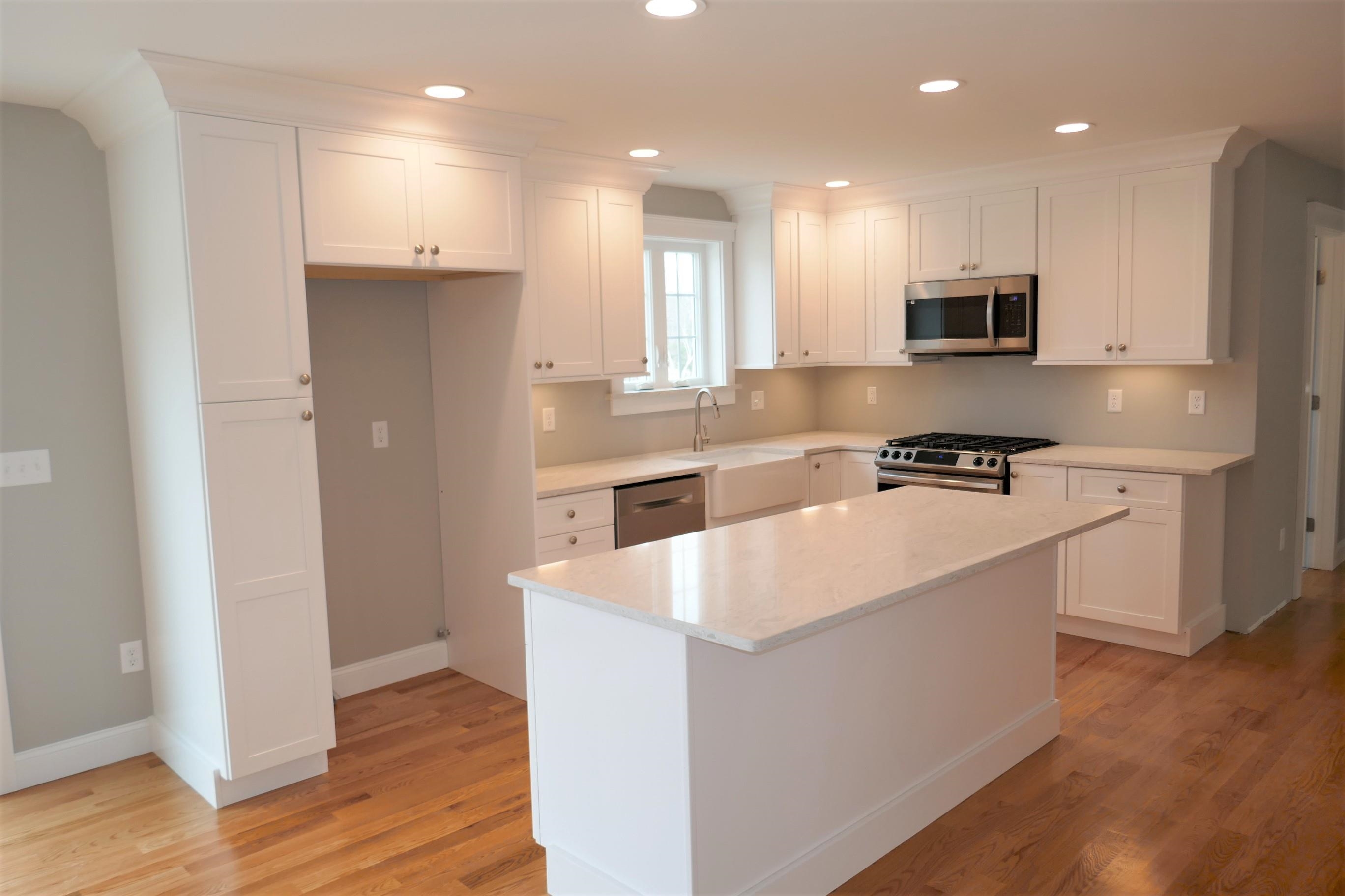 304 Straw Road Manchester, NH 03102 - Photo 5 of 37