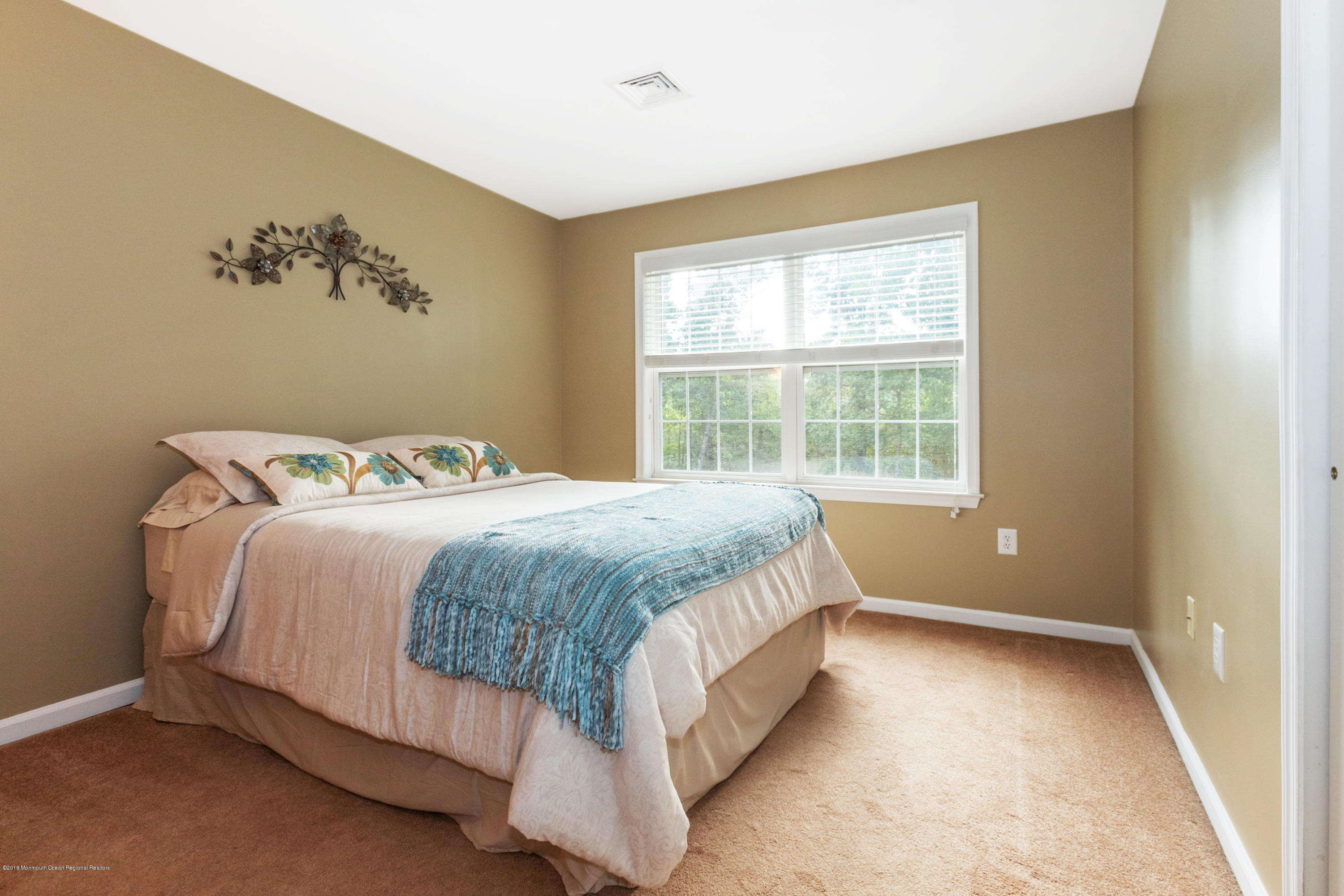 18 Amanda Lane Howell, NJ 07731 - Photo 21 of 33 20