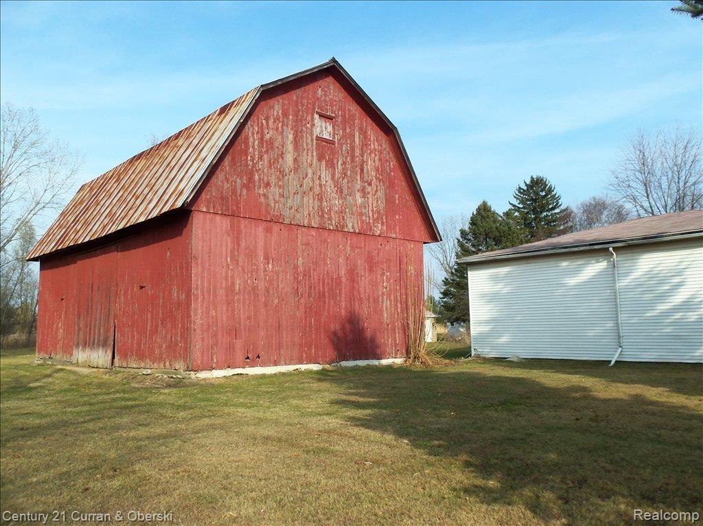 28204 King Road Romulus, MI 48174 - Photo 21 of 24 Barn and Outbuilding.new (1)