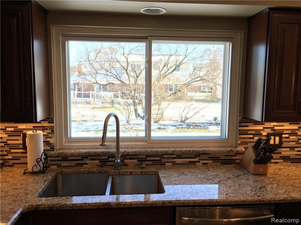 18642 Levan Road Livonia, MI 48152 - Photo 22 of 69 IMG_9362.JPG
