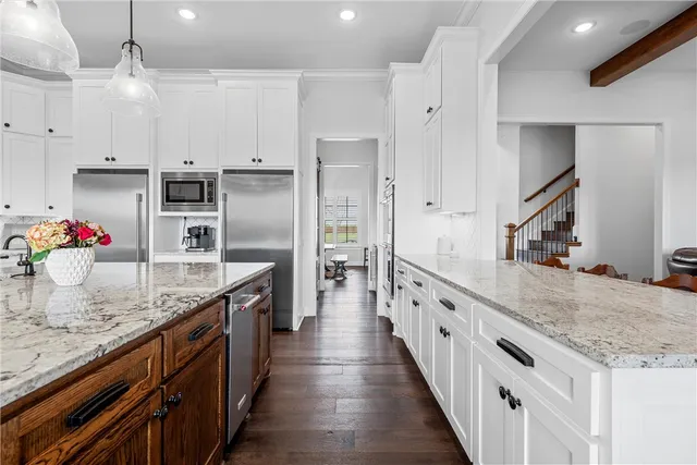 $1,295,000 | 900 Glorietta Drive, McGregor, TX 76657