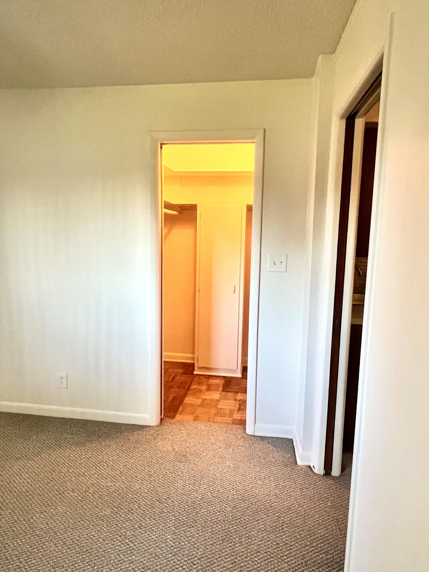 24301 Kelly Road, Unit 121 Eastpointe, MI 48021 - Photo 8 of 12 IMG_6553