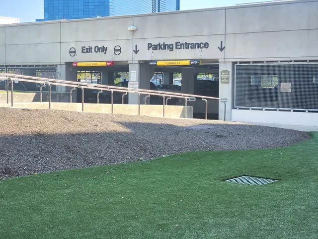 $2,325 | 215 Stillwater Avenue, Unit 507, Stamford, CT 06902