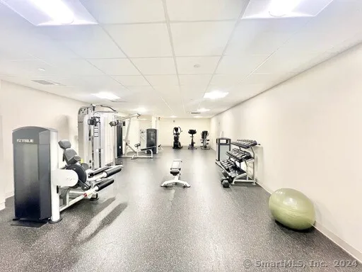 $2,325 | 215 Stillwater Avenue, Unit 507, Stamford, CT 06902