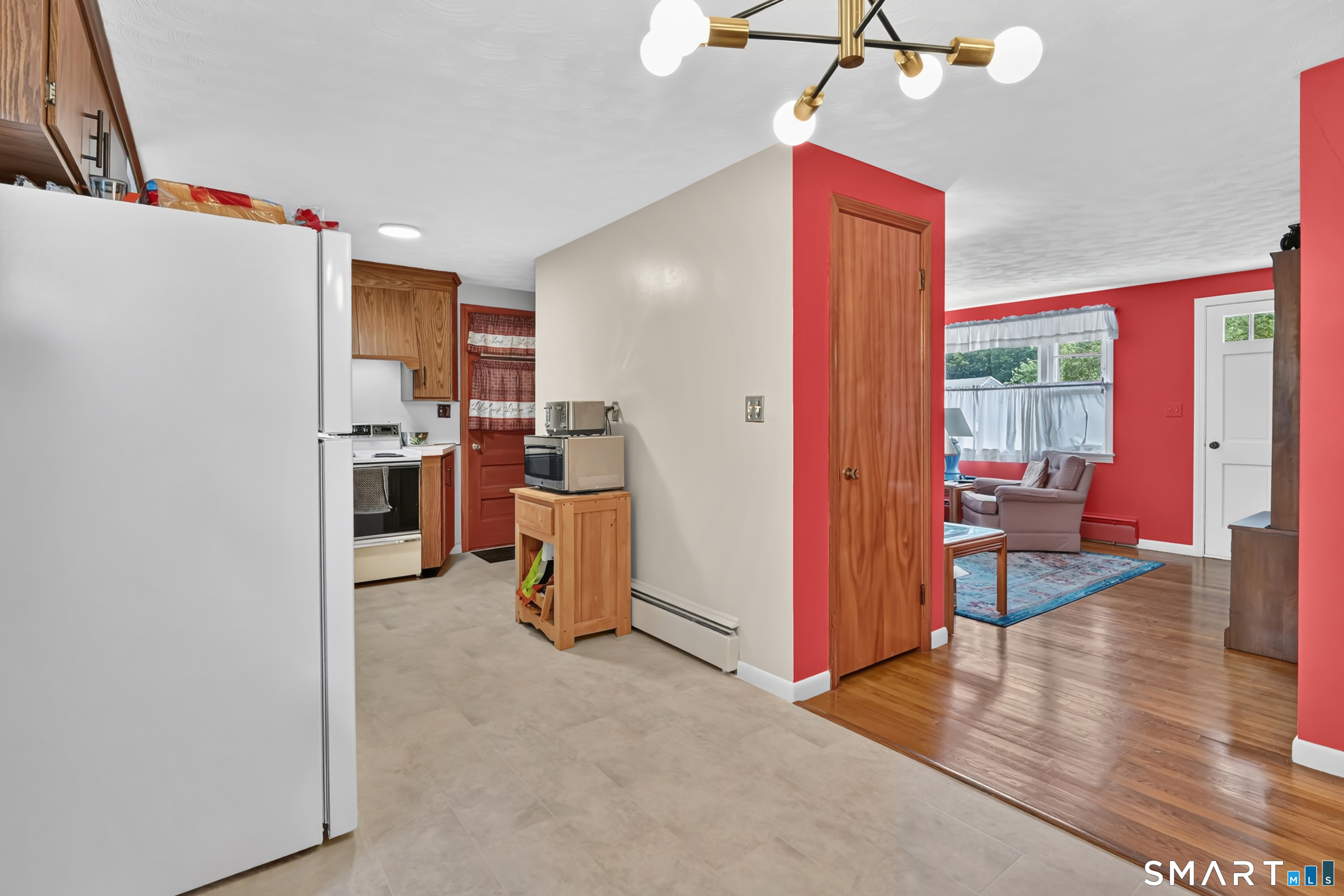 15 Bright Street Enfield, CT 06082 - Photo 8 of 31