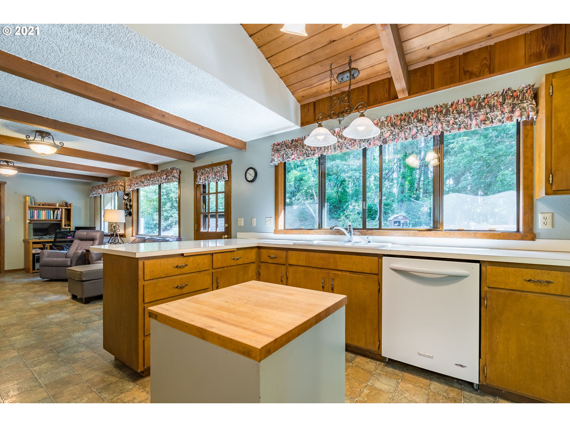 24709 Demming Ridge Road Elmira, OR 97437 - Photo 11 of 32 Gallery Image 11