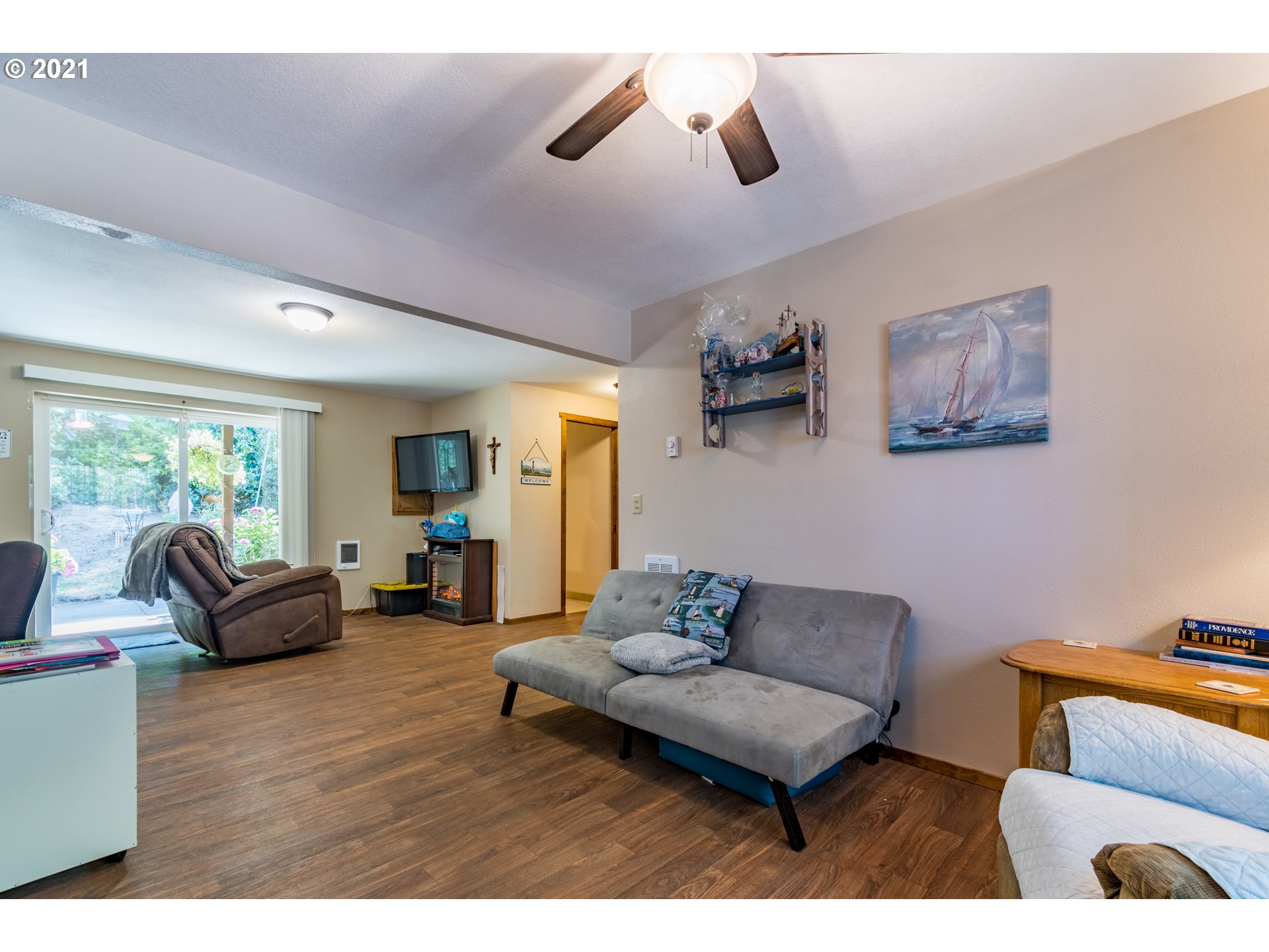 24709 Demming Ridge Road Elmira, OR 97437 - Photo 14 of 32 Gallery Image 14