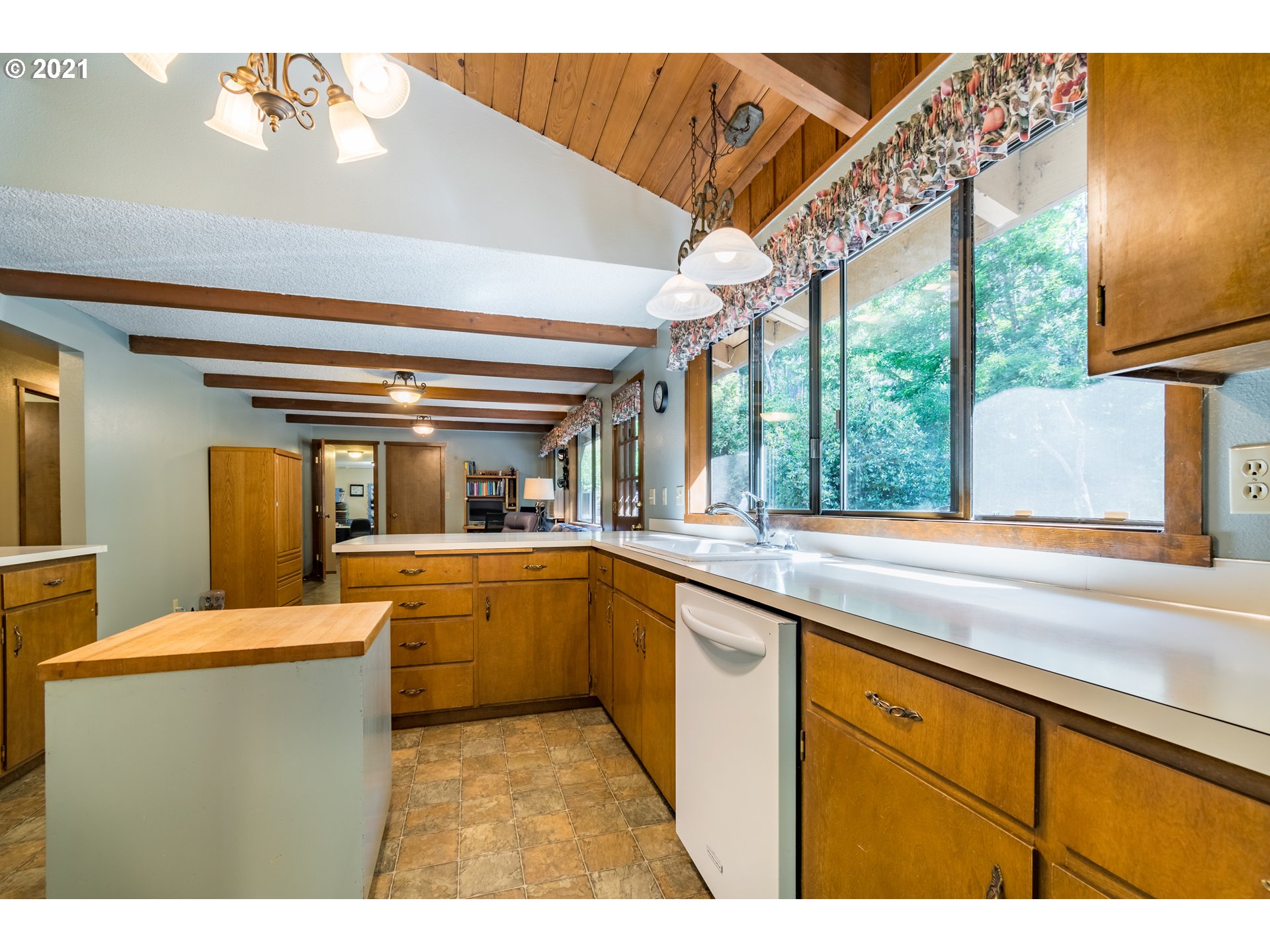 24709 Demming Ridge Road Elmira, OR 97437 - Photo 8 of 32 Gallery Image 8