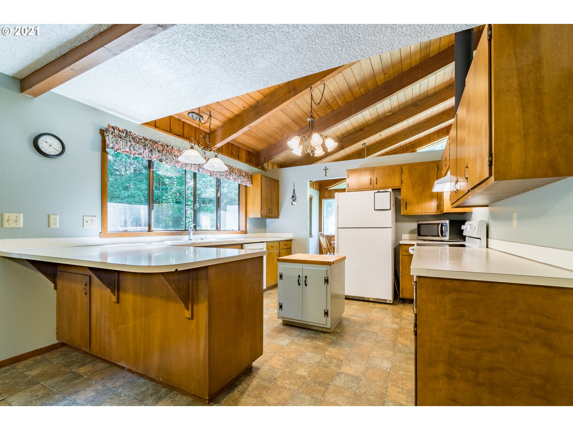 24709 Demming Ridge Road Elmira, OR 97437 - Photo 9 of 32 Gallery Image 9